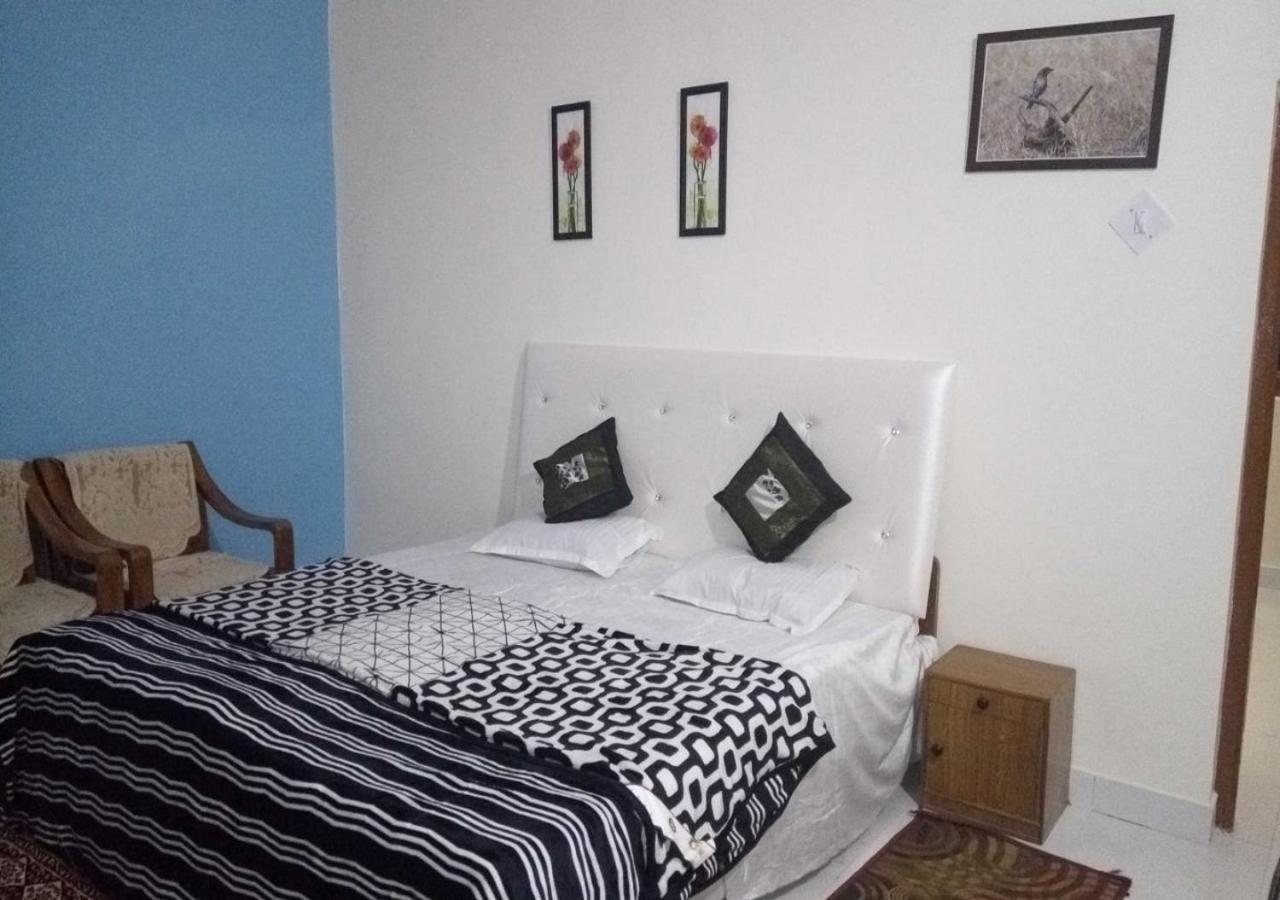 Adb Rooms Ashoka Resort Tāla Kültér fotó